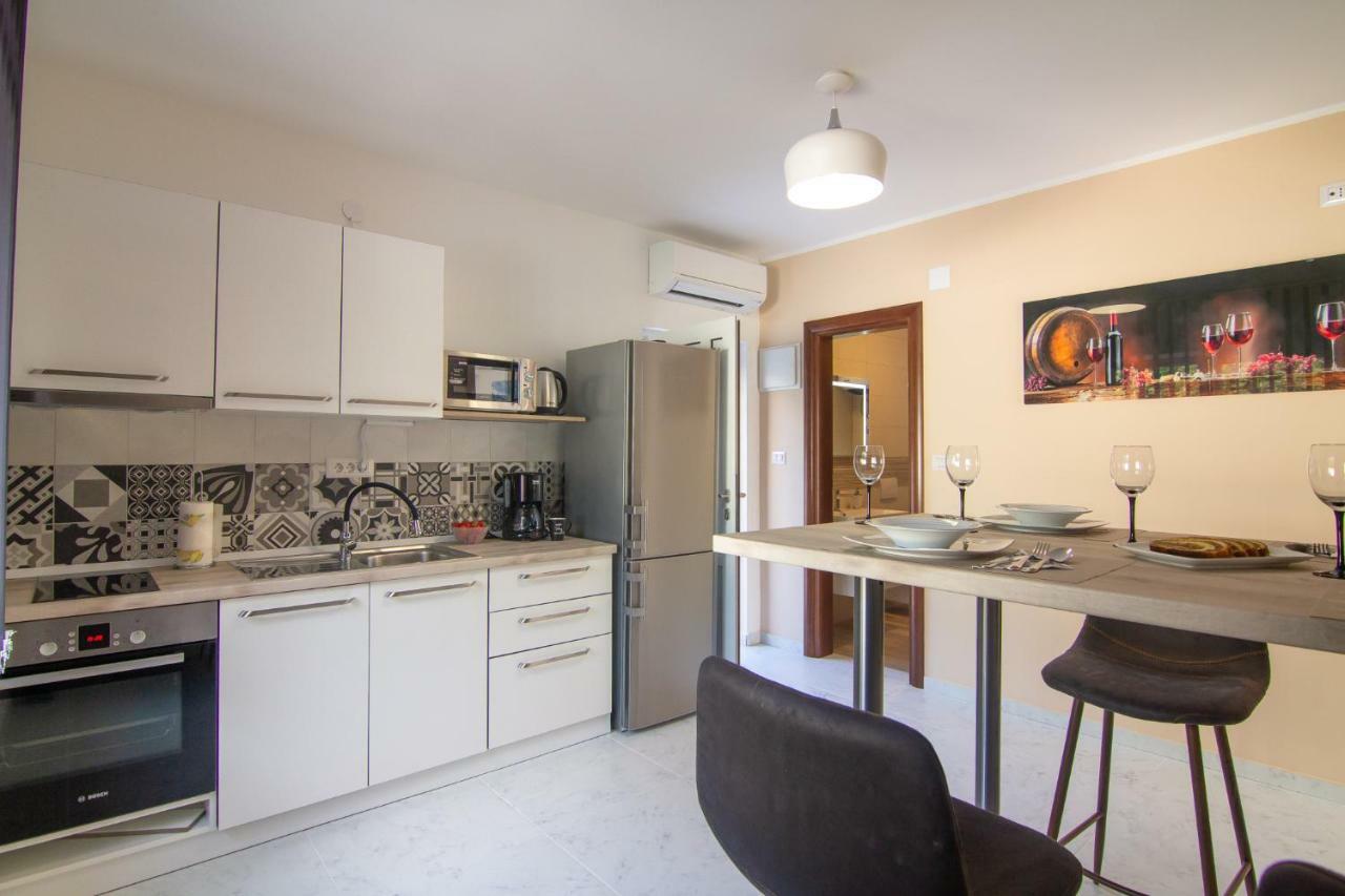 Apartments Edi & Tea มาลินสกา ภายนอก รูปภาพ