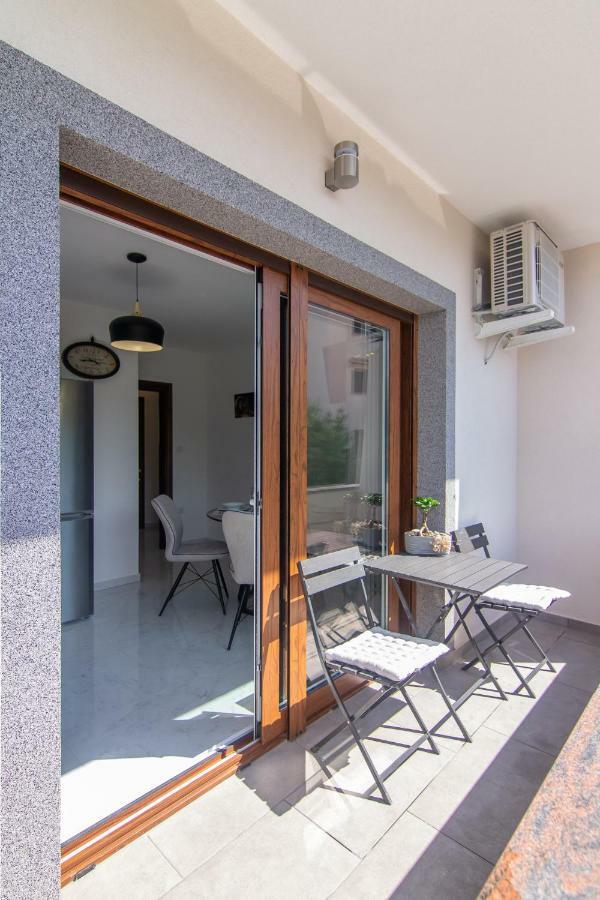 Apartments Edi & Tea มาลินสกา ภายนอก รูปภาพ
