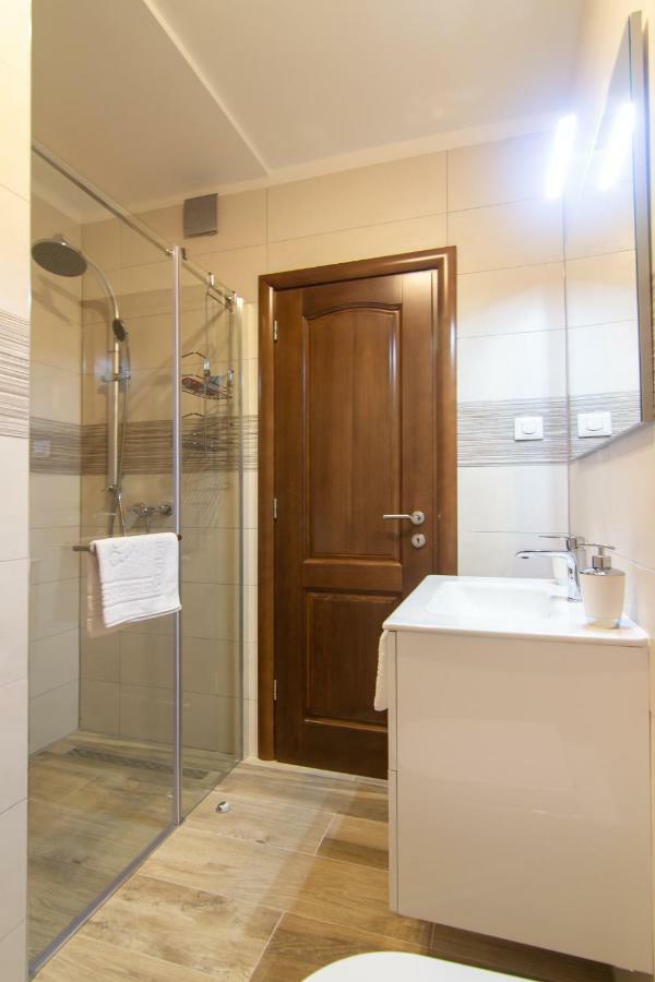Apartments Edi & Tea มาลินสกา ภายนอก รูปภาพ