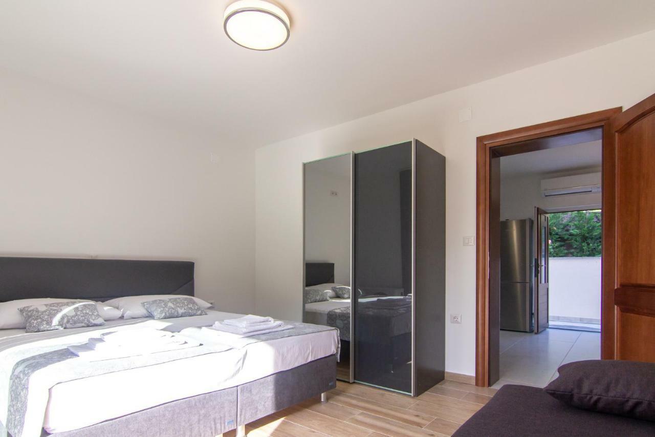 Apartments Edi & Tea มาลินสกา ภายนอก รูปภาพ