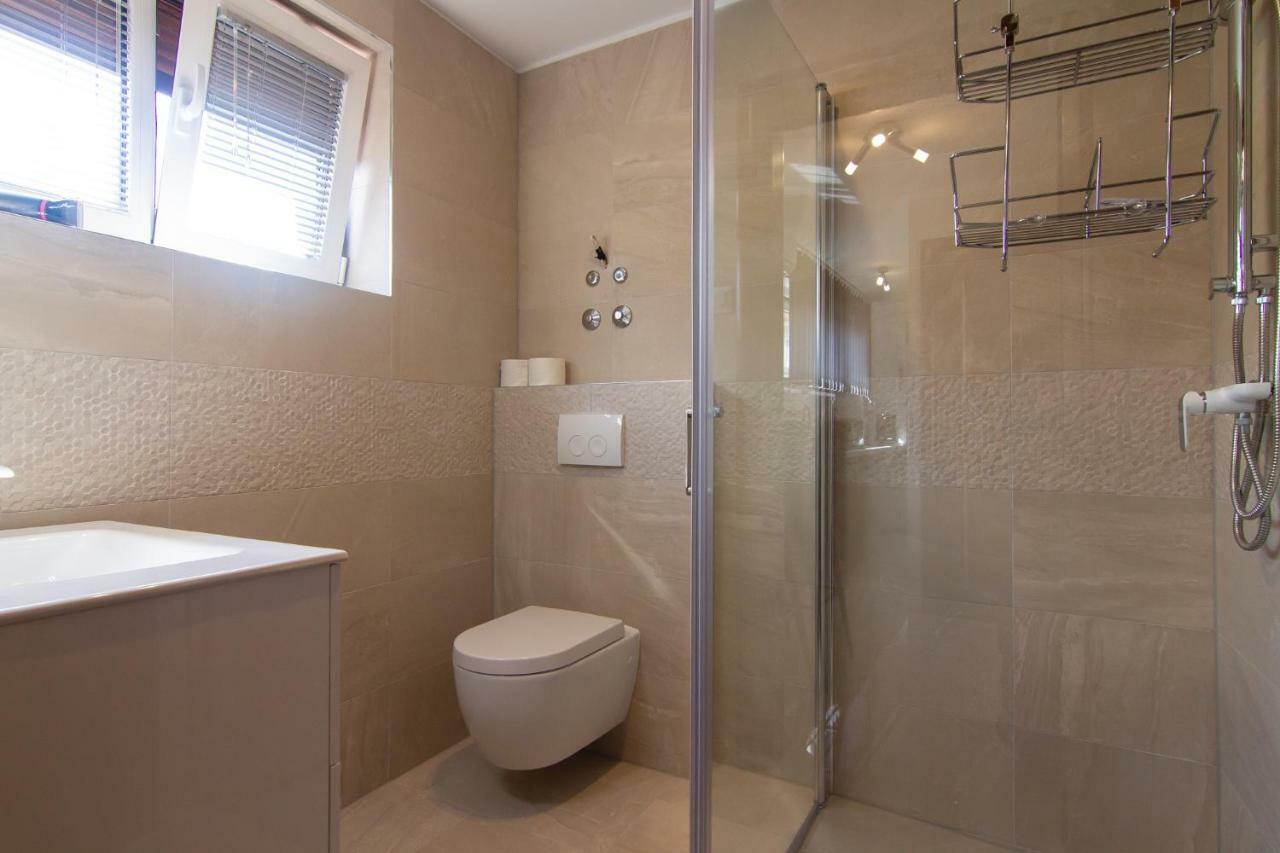Apartments Edi & Tea มาลินสกา ภายนอก รูปภาพ