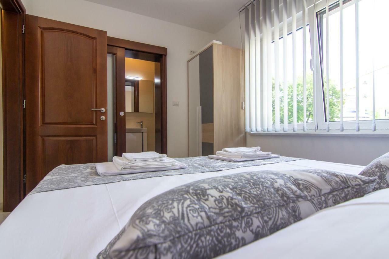 Apartments Edi & Tea มาลินสกา ภายนอก รูปภาพ