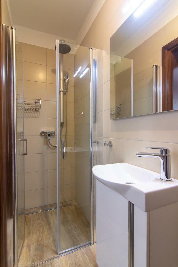 Apartments Edi & Tea มาลินสกา ภายนอก รูปภาพ